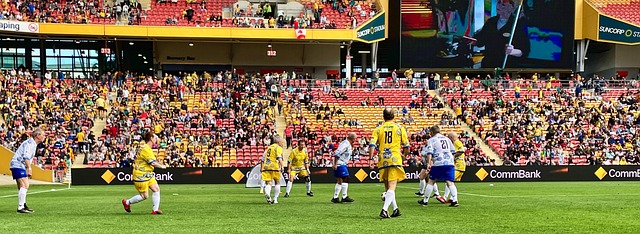 更显露出他 更显露出他